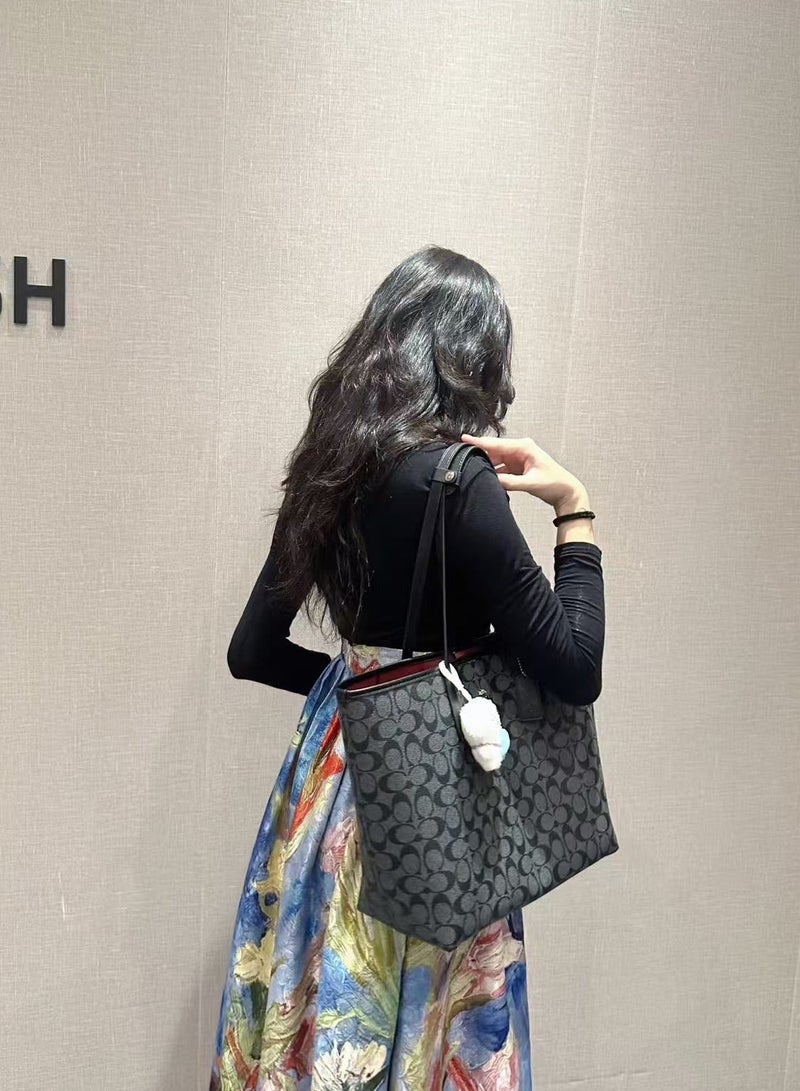 كوتش اوت ليت حقيبة توت كوتش شنط من القماش المميز للنساء، حقيبة كتف كبيرة الحجم، متعددة الاستخدامات، بسعة كبيرة، حقيبة توت - Image 4